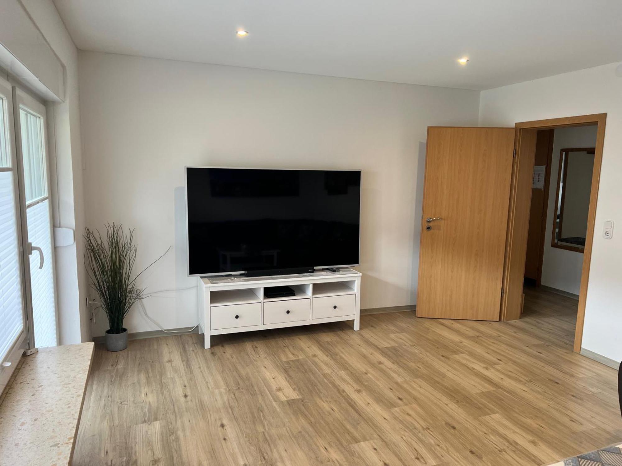 Wippsteert - 5 Sterne - Mit Balkon Und Pkw Stellplatz * Emden